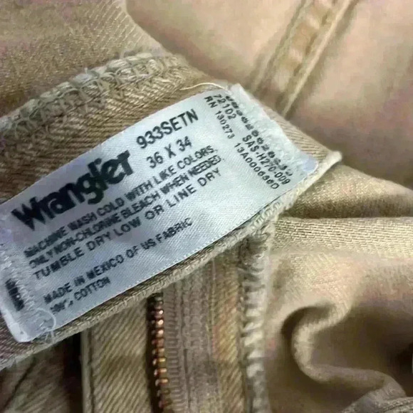 🌵Distressed Wrangler Shorts🌵 - Picture 3 of 3